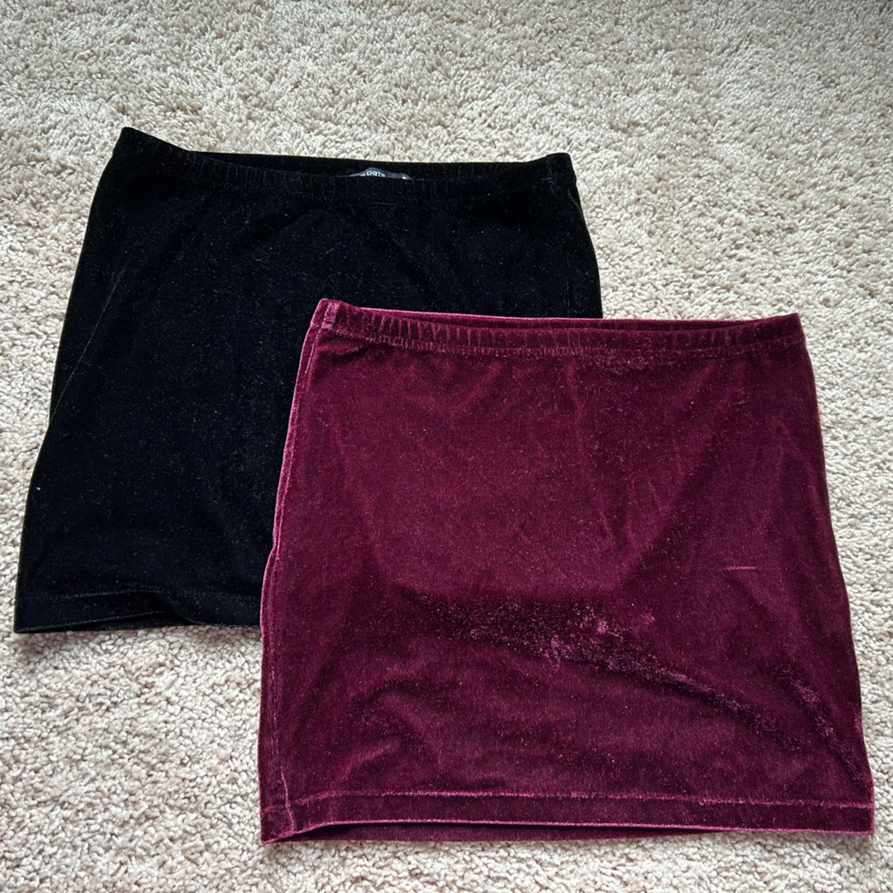 Chic Velvet Mini Skirt Set - Black and Burgundy